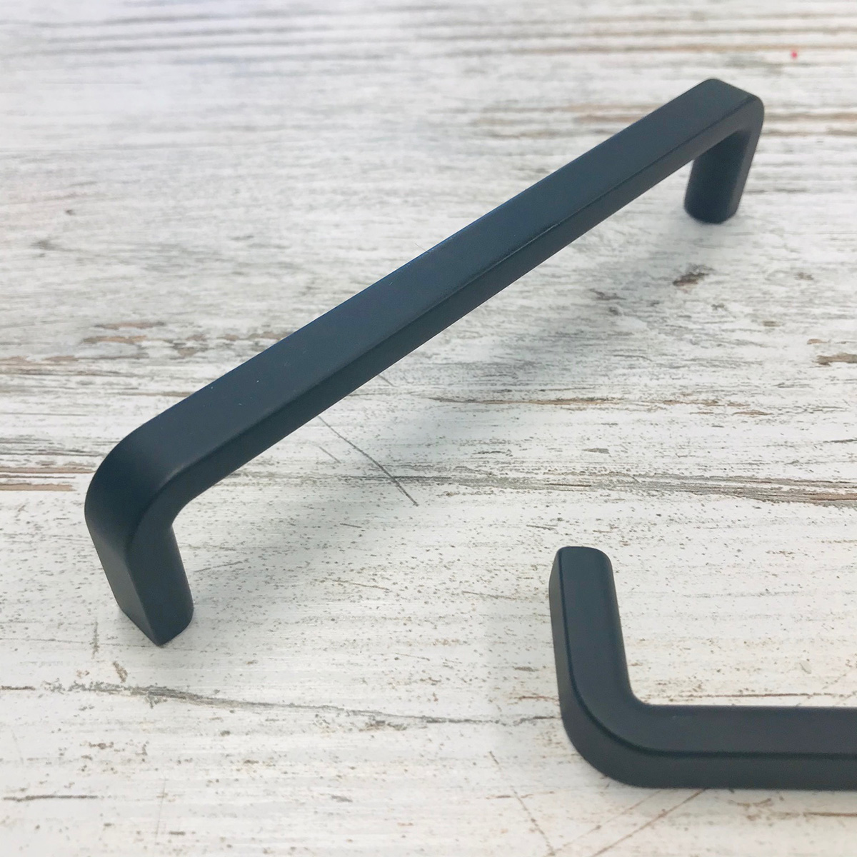Amaya Black Round Cabinet Handle Online