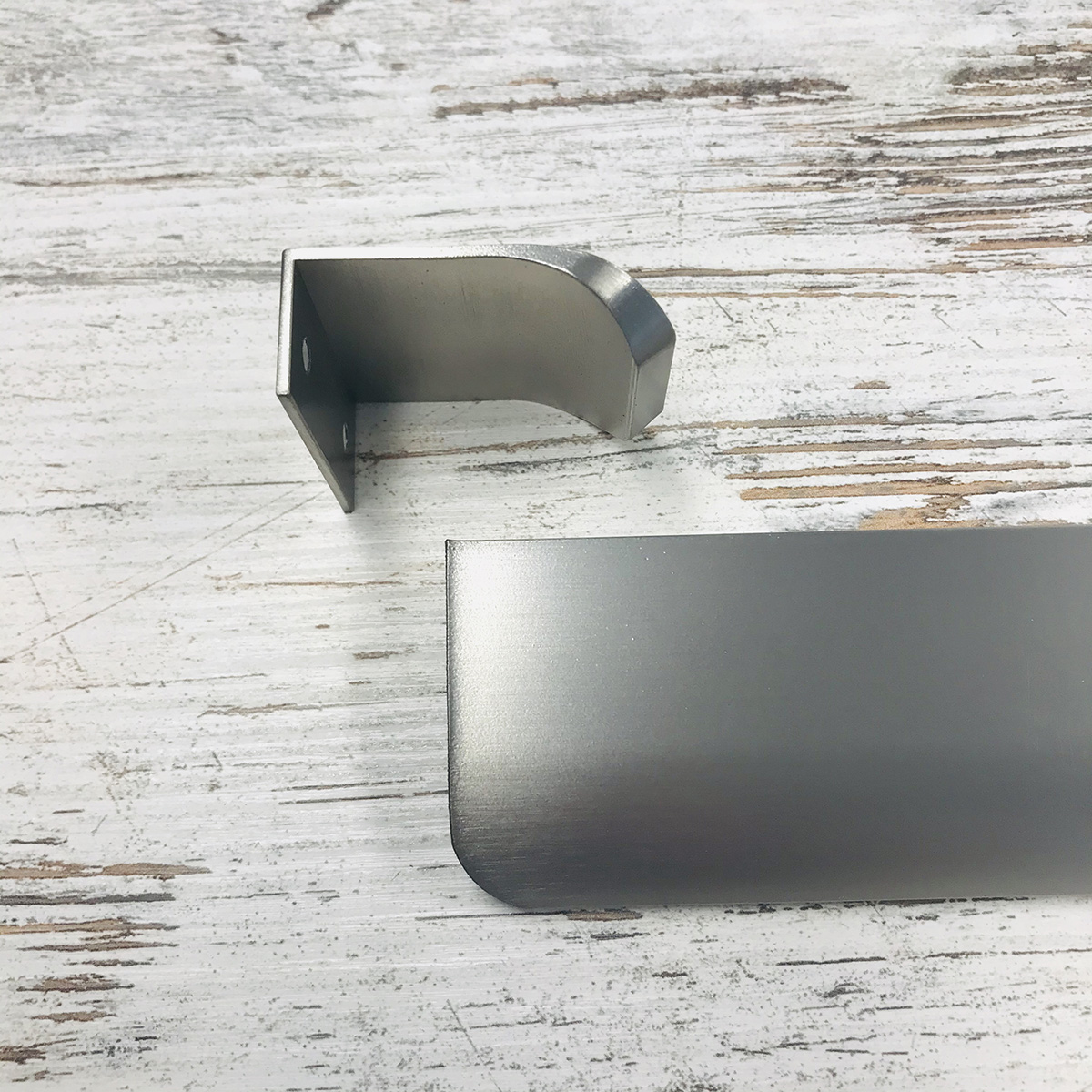 Brushed Nickel Eleni Lip Pull