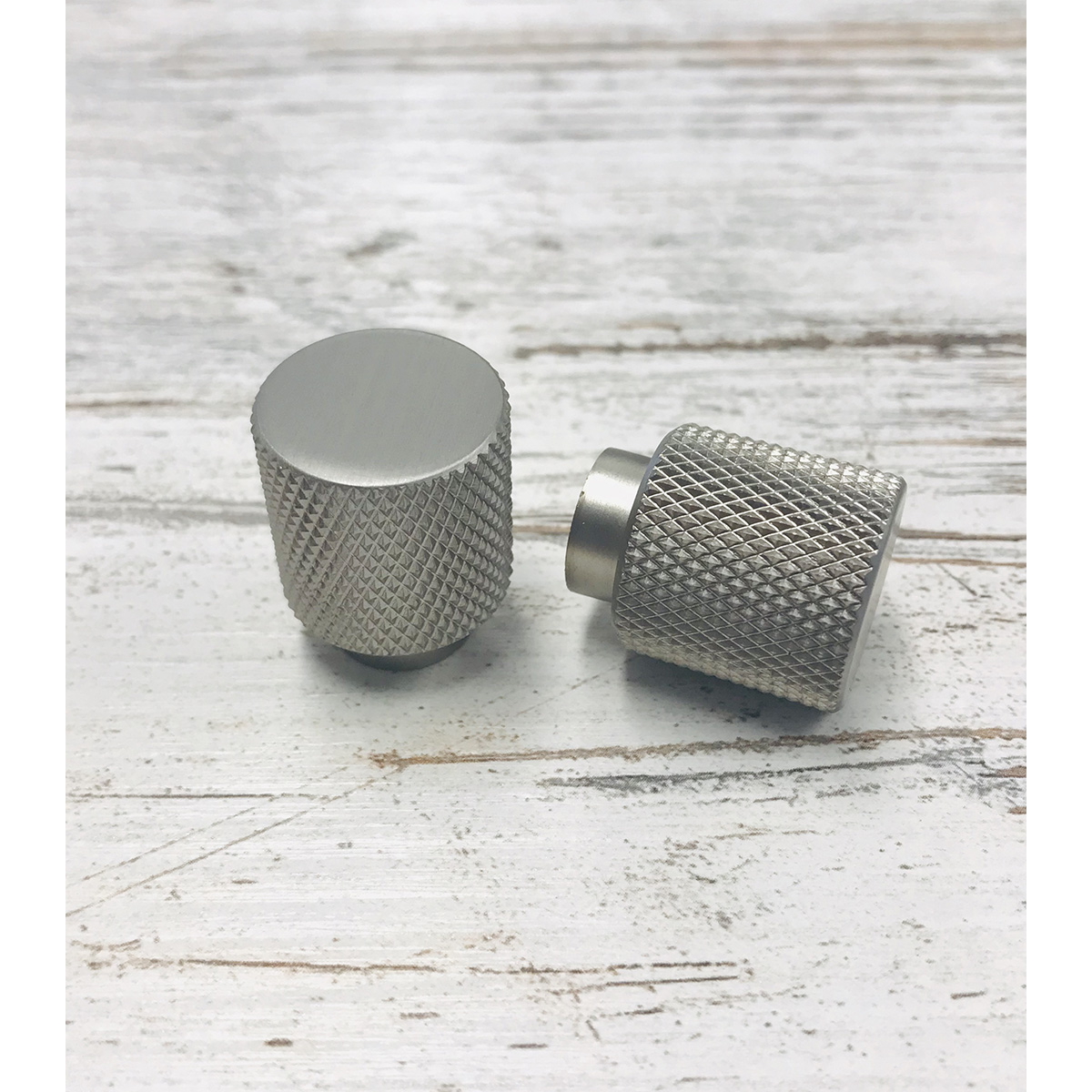 Kinama Cabinet Knob in Knurled Brushed Nickel