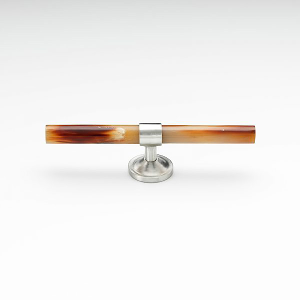 Mood Kitchen Cabinet Brown and Pewter Pull Handle