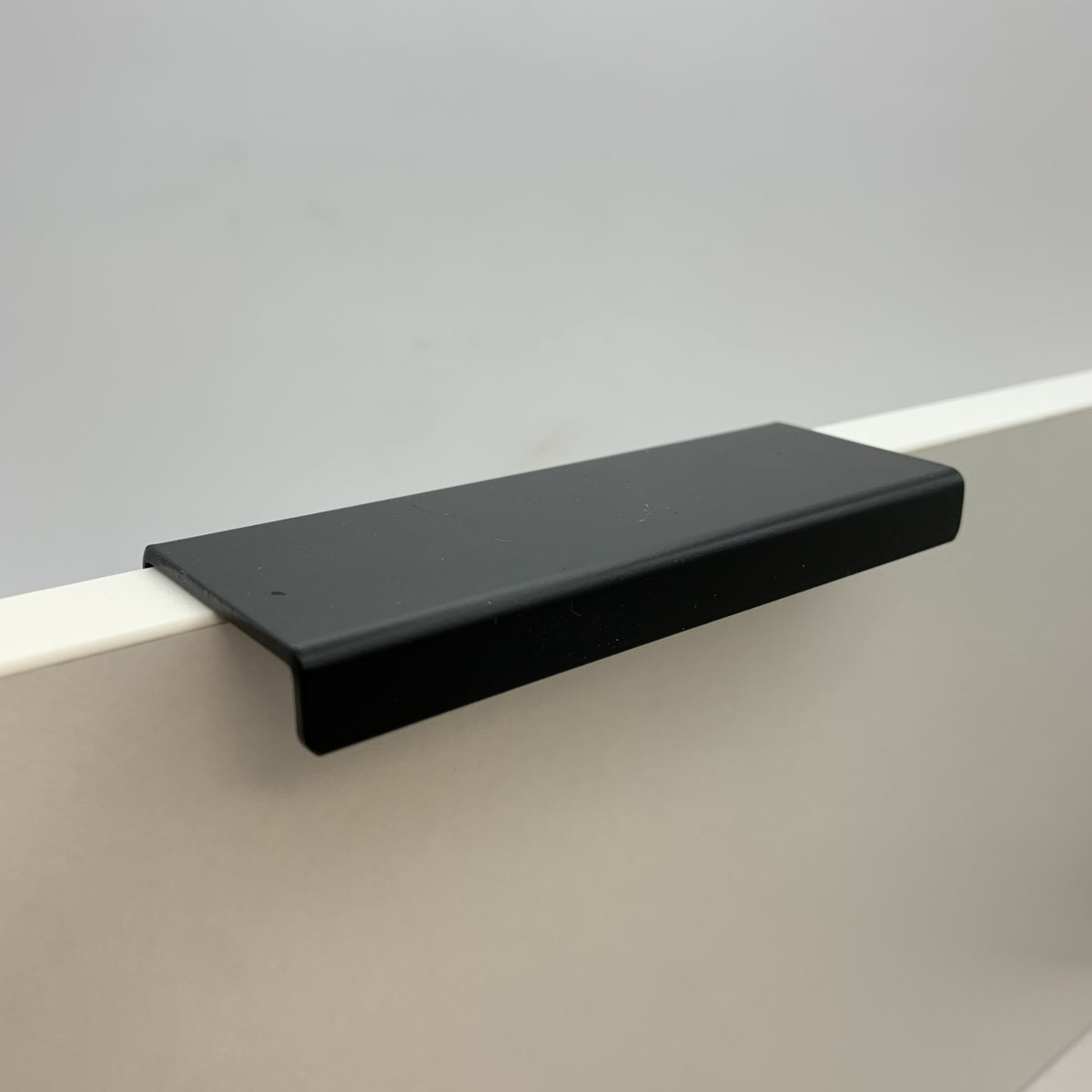 Kethy DL2132 Lip Pull Matt Black - Cabinet Edge Pull