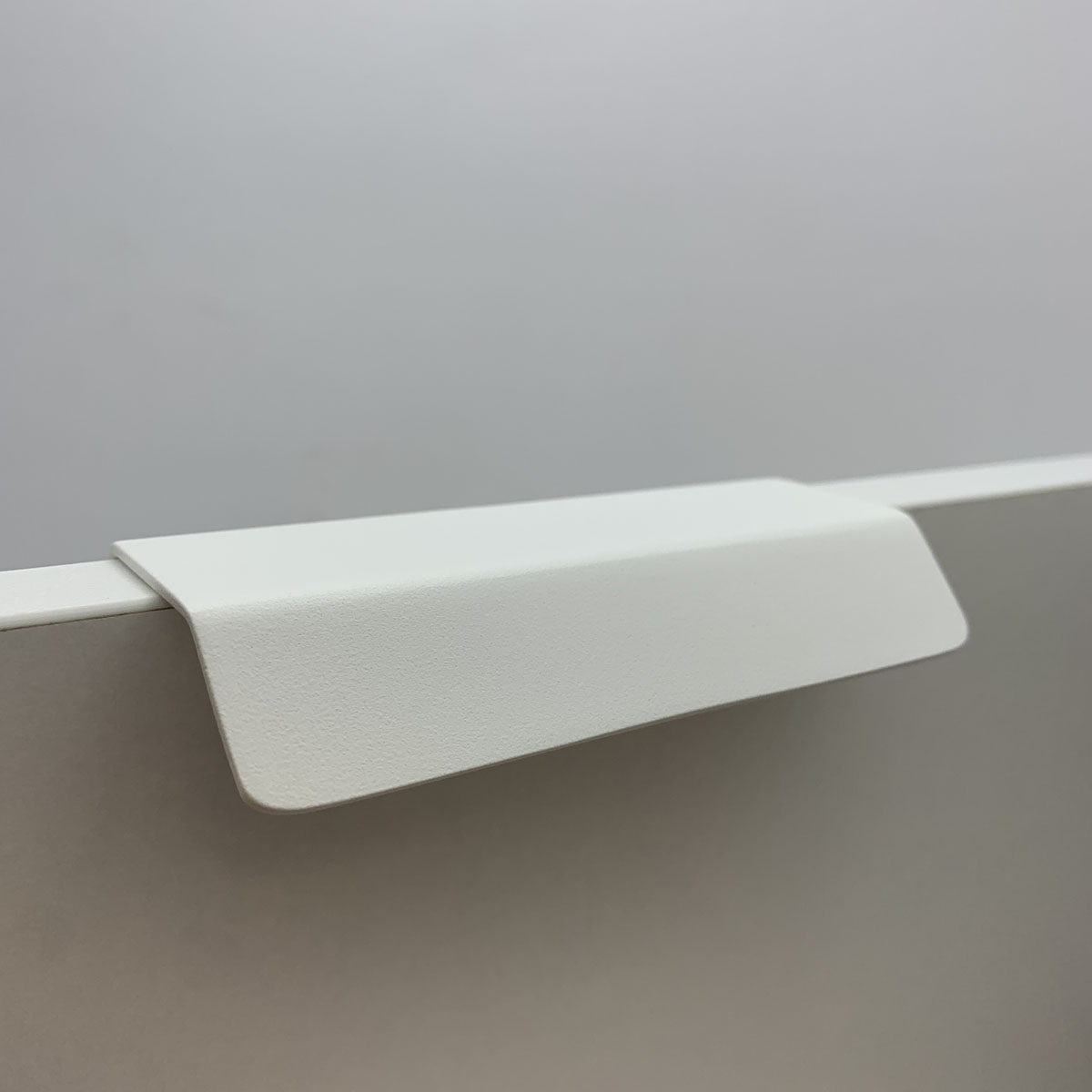 Kethy DL370 Lip Pull – White
