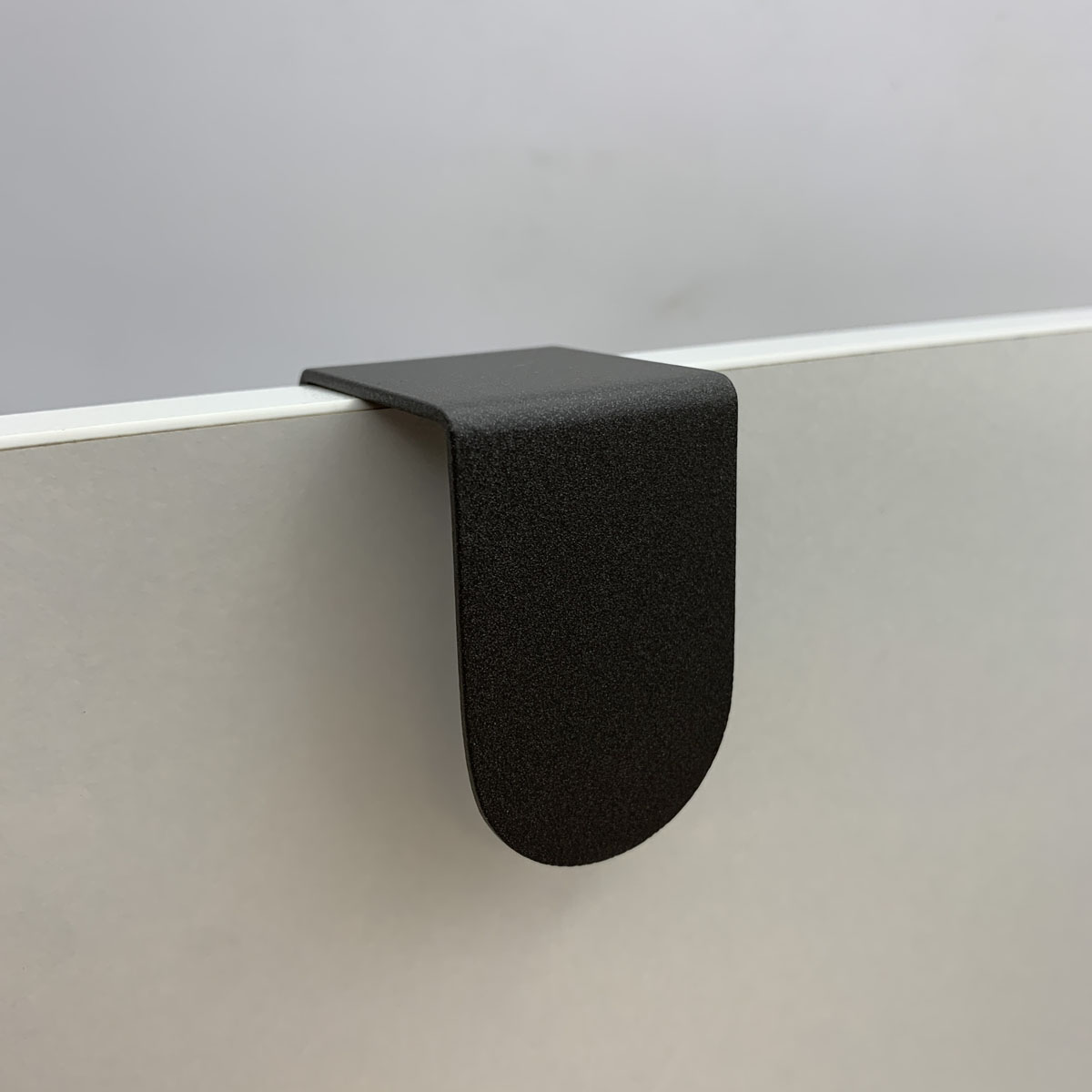 Kethy DL380 Lip Pull – Graphite