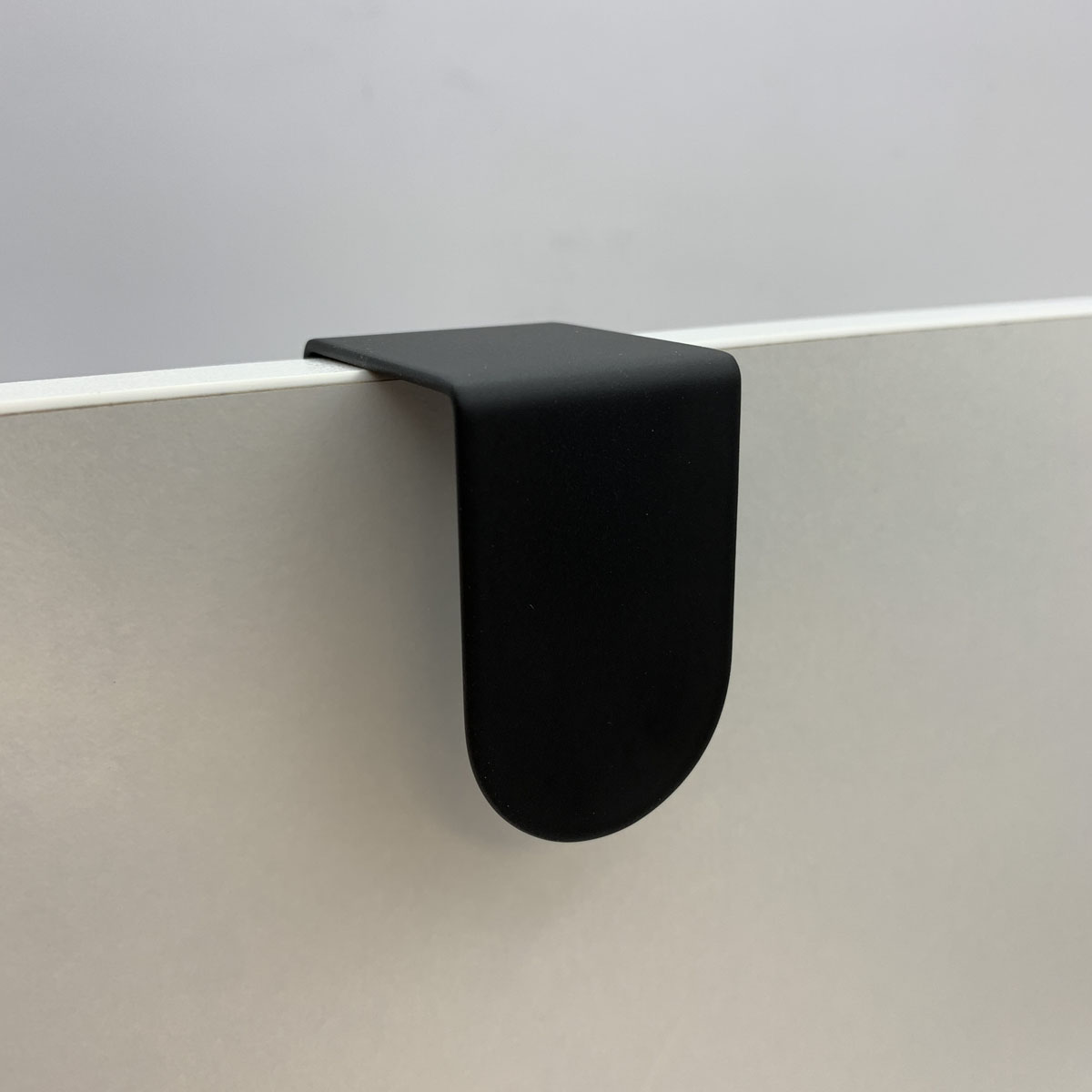 Kethy DL380 Lip Pull Matt Black - Cabinet Edge Pull