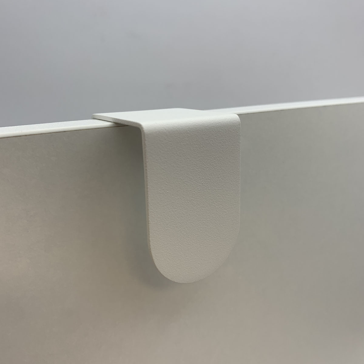 Kethy DL380 Lip Pull – White